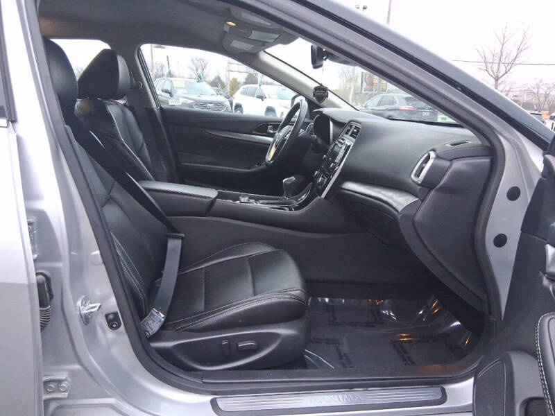 2023 Nissan Maxima 3.5 SV