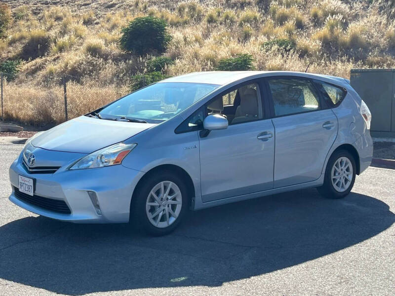 2013 Toyota Prius v Three