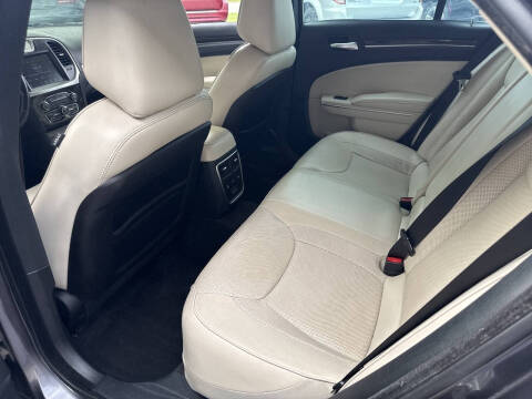 2016 Chrysler 300 C