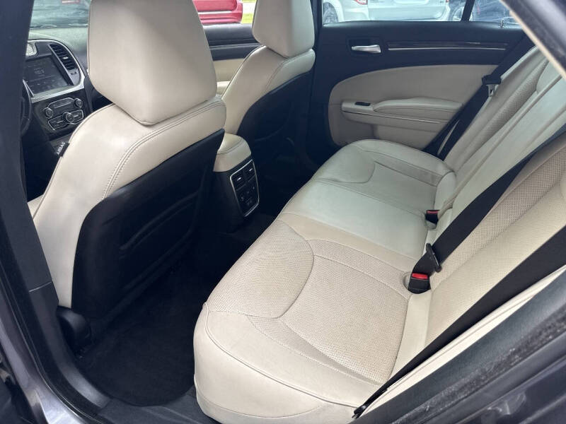2016 Chrysler 300 C