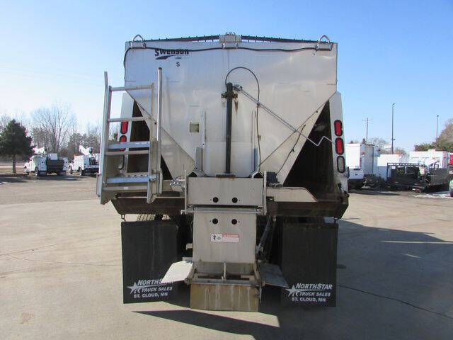 2013 Freightliner 114 SD