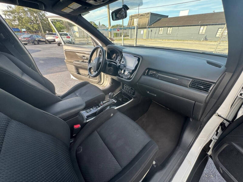 2018 Mitsubishi Outlander LE