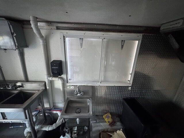 1999 Freightliner MT45 Chassis