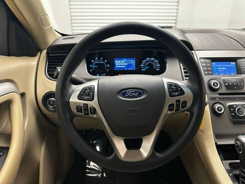 2017 Ford Taurus SE