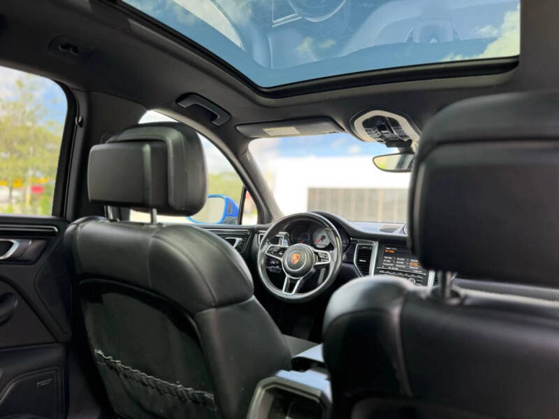 2015 Porsche Macan S