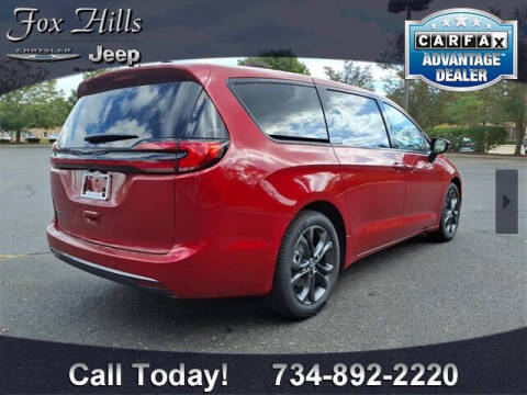 2026 Chrysler Pacifica Select