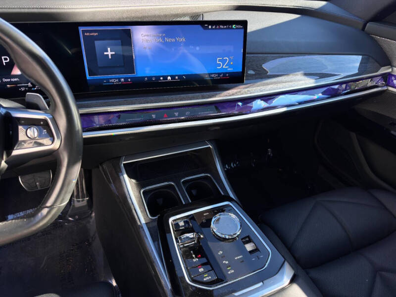 2023 BMW 7 Series 740i