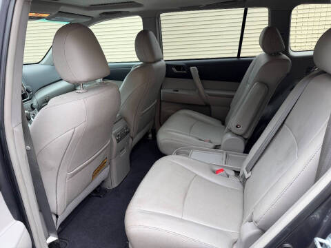 2013 Toyota Highlander SE