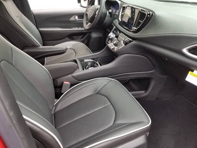 2027 Chrysler Pacifica Limited
