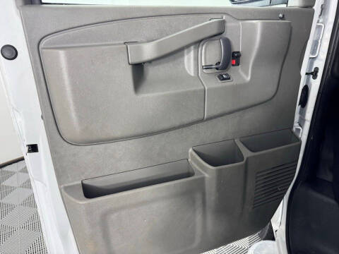 2024 Chevrolet Express 2500