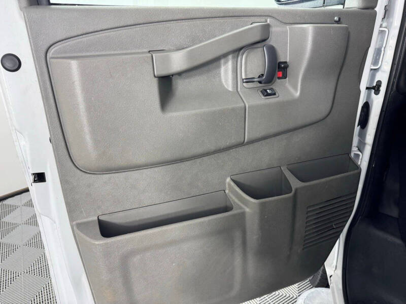 2024 Chevrolet Express 2500