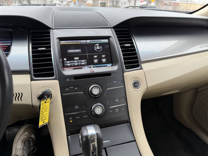 2014 Ford Taurus SEL