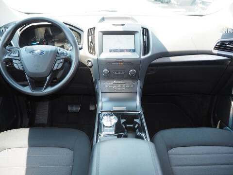 2020 Ford Edge SE