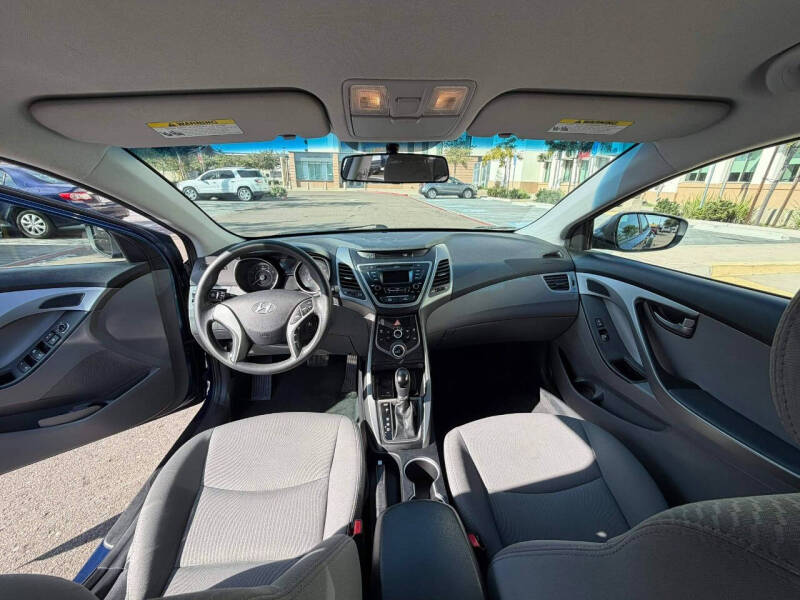 2015 Hyundai Elantra SE