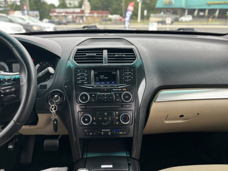 2016 Ford Explorer