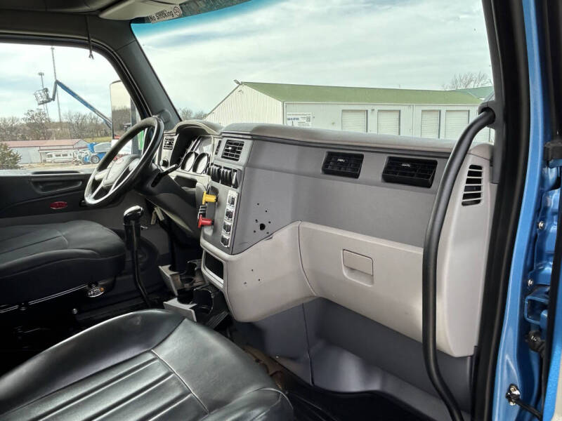 2016 Peterbilt 579 Road 579 Road Tractor