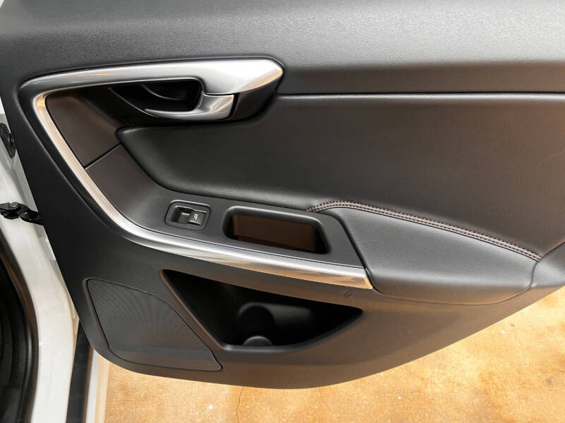 2017 Volvo XC60 T6 Dynamic