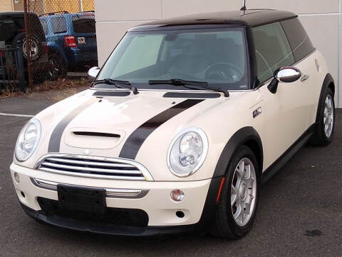 2006 MINI Cooper for sale at MAGIC AUTO SALES in Little Ferry NJ