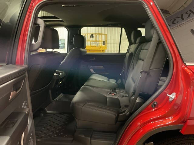 2025 Toyota Sequoia SR5