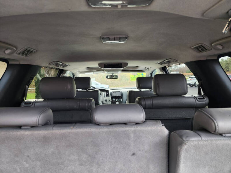 2008 Toyota Sequoia Platinum photo 9