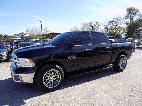 2017 RAM 1500 SLT