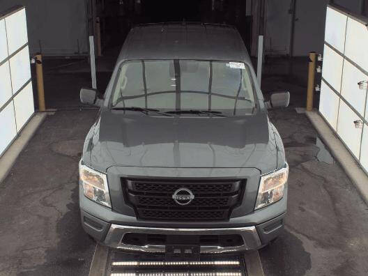 2023 Nissan Titan SV