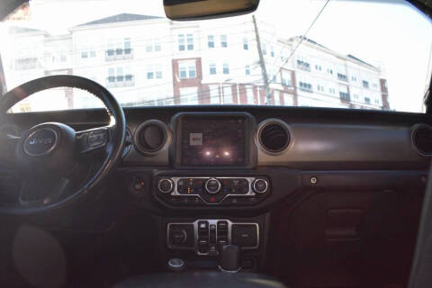 2022 Jeep Gladiator Willys