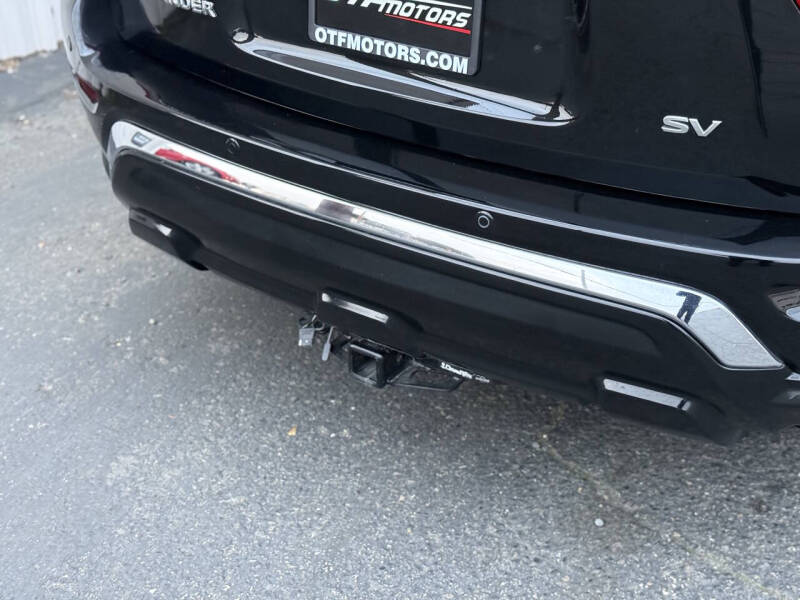 2018 Nissan Pathfinder SV