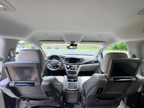 2017 Chrysler Pacifica Touring-L Plus