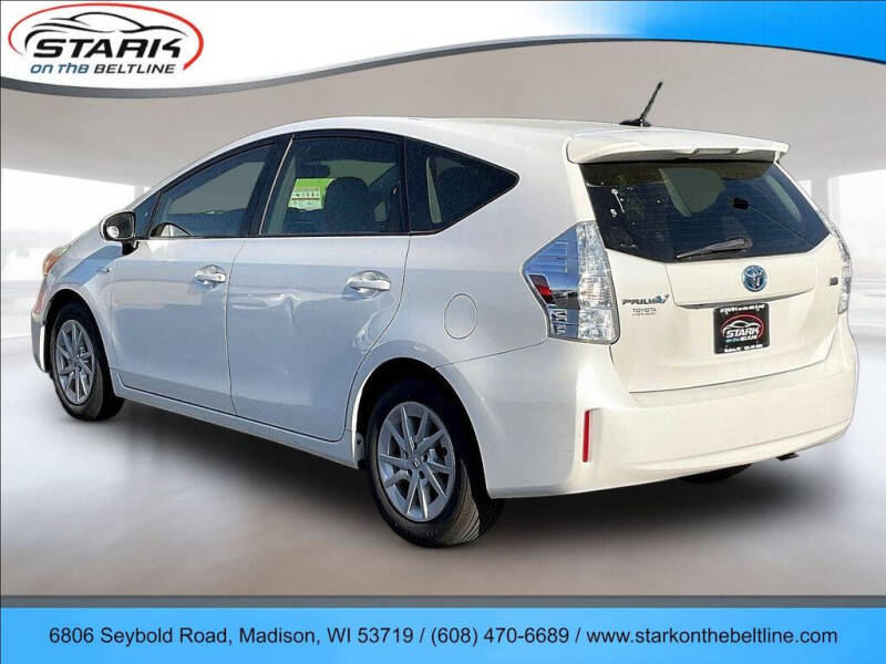 2013 Toyota Prius v Three