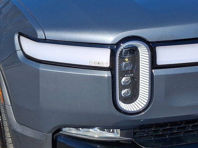 2023 Rivian R1S Adventure