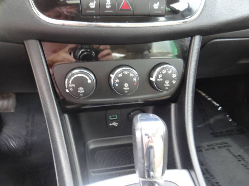 2012 Chrysler 200 Limited