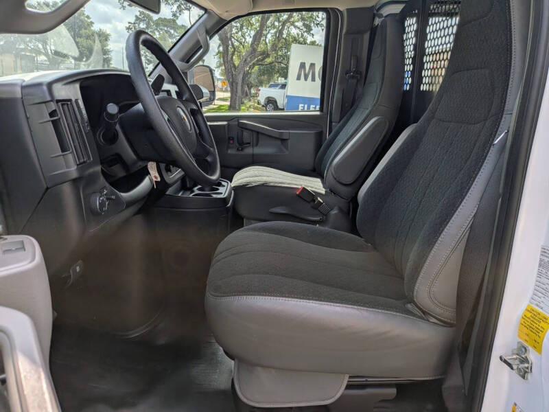2025 Chevrolet Express 2500
