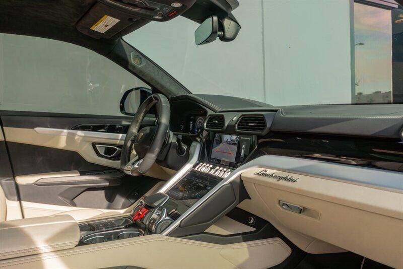 2020 Lamborghini Urus