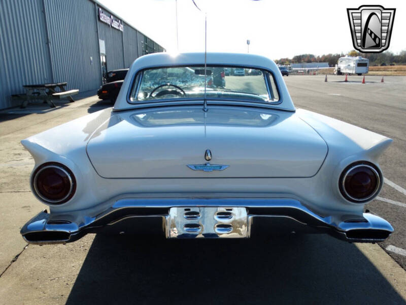 1957 Ford Thunderbird