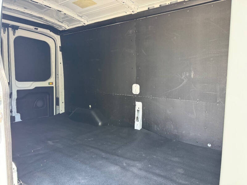 2025 Ford Transit 250