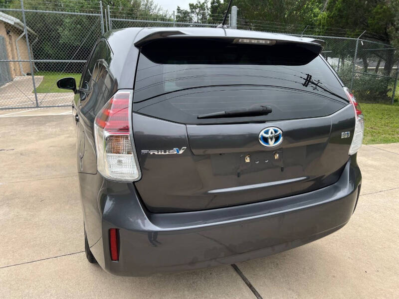 2015 Toyota Prius v Five