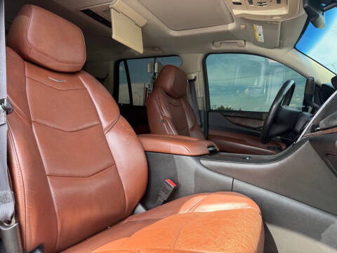 2016 Cadillac Escalade Luxury Collection