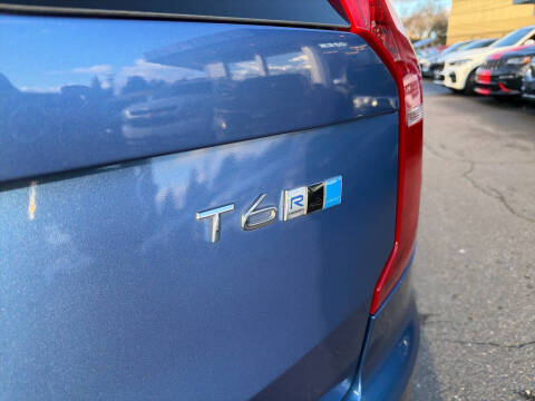 2018 Volvo XC90 T6 R-Design