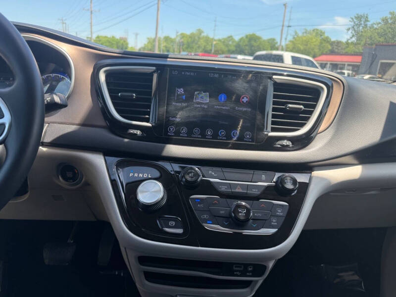 2017 Chrysler Pacifica Touring Plus
