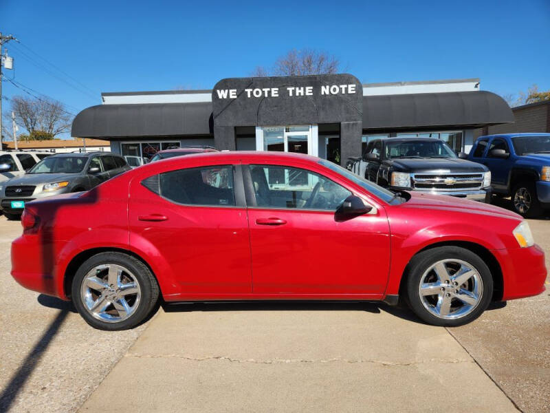 2013 Dodge Avenger for sale at First Choice Auto Sales in Moline IL