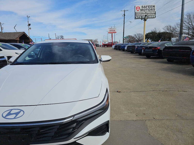 2025 Hyundai Elantra SE