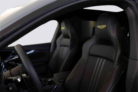 2025 Aston Martin DBX 707