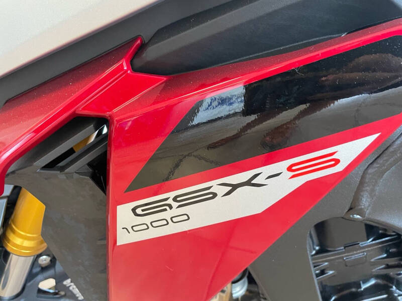 2024 Suzuki GSX-S1000