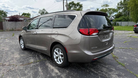 2017 Chrysler Pacifica Touring-L
