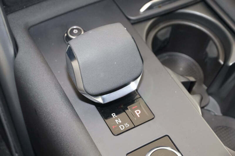 2023 Land Rover Discovery P360 S R-Dynamic