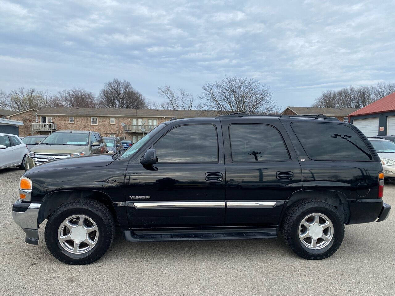 2005 GMC Yukon SLE photo