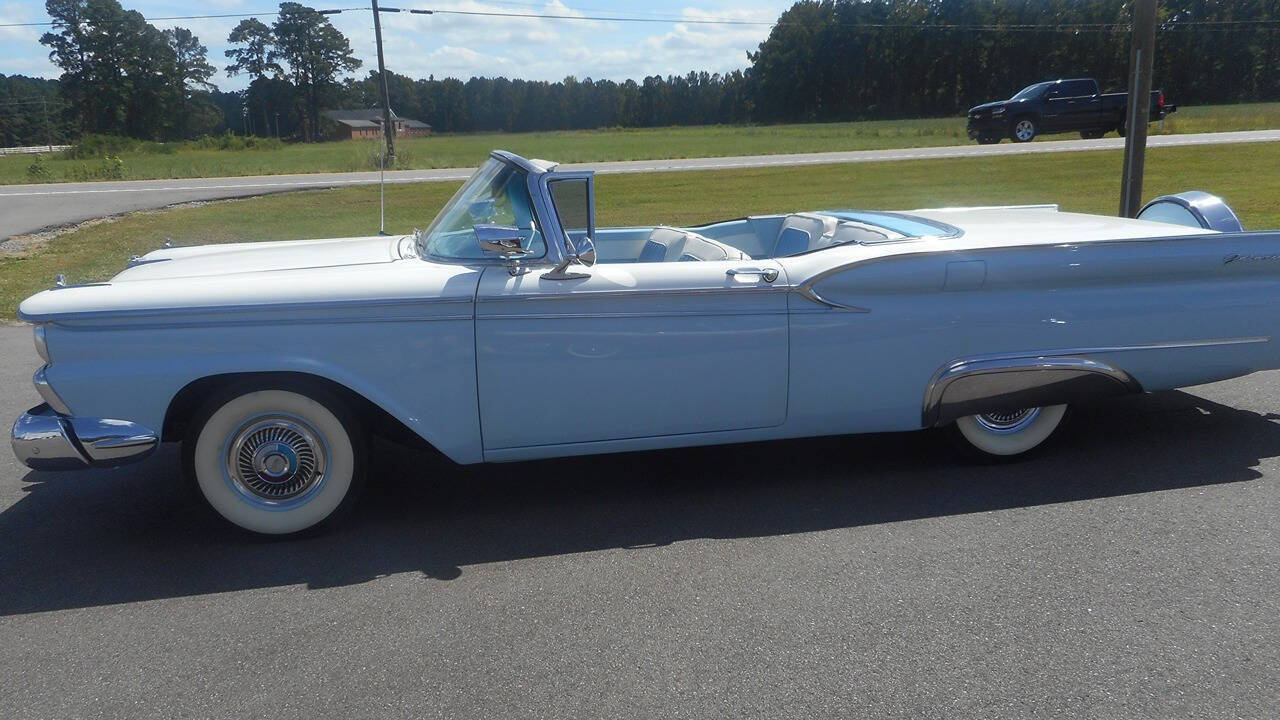 1959 Ford SKYLINER 12