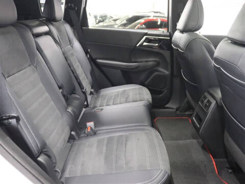 2024 Mitsubishi Outlander PHEV SE