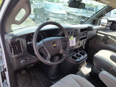 2025 Chevrolet Express 2500